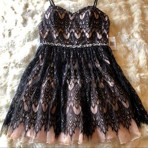 Gorgeous Black And Beige Formal Dress